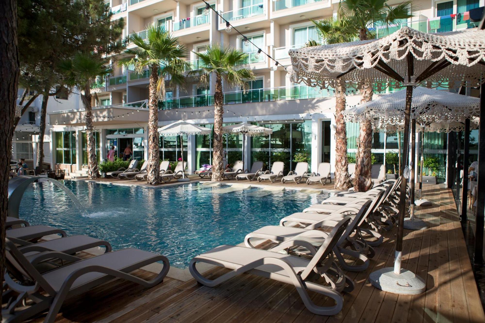 Albanian Star Hotel Kryemëdhej Εξωτερικό φωτογραφία