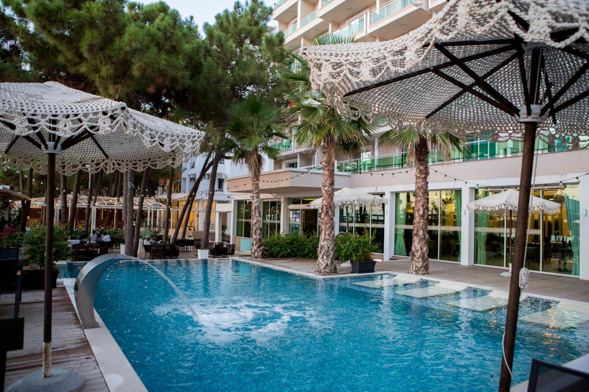 Albanian Star Hotel Kryemëdhej Εξωτερικό φωτογραφία